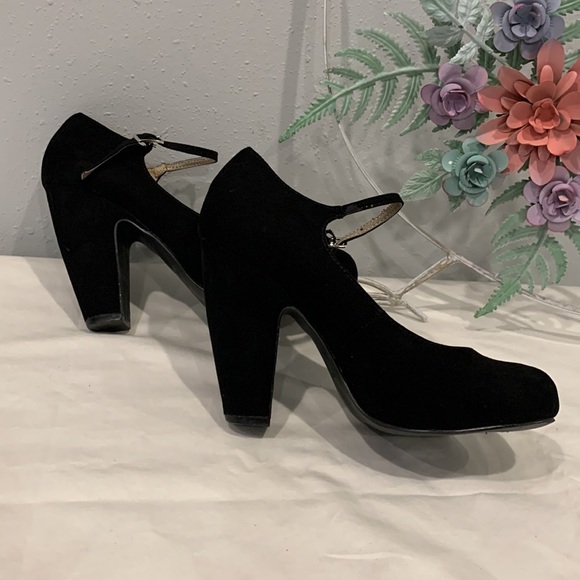 American Rag heels - Picture 3 of 9